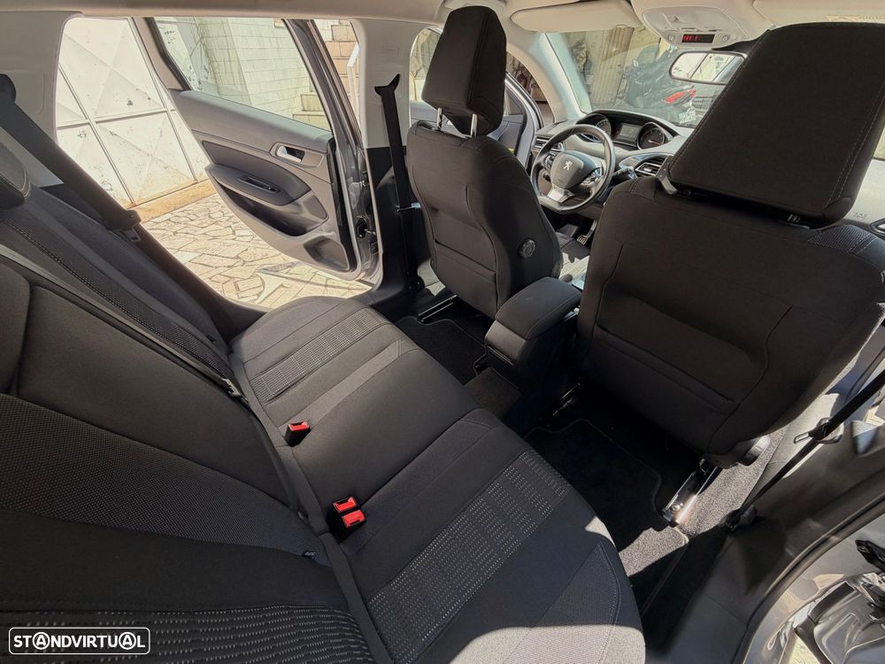 Peugeot 308 SW 1.2 PureTech Allure - 26