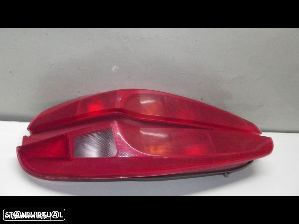 fiat punto 2001 farolins traseiros originais - 1
