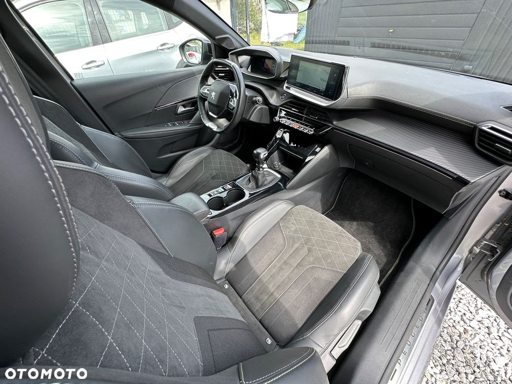Peugeot 208 PureTech 100 GT - 18