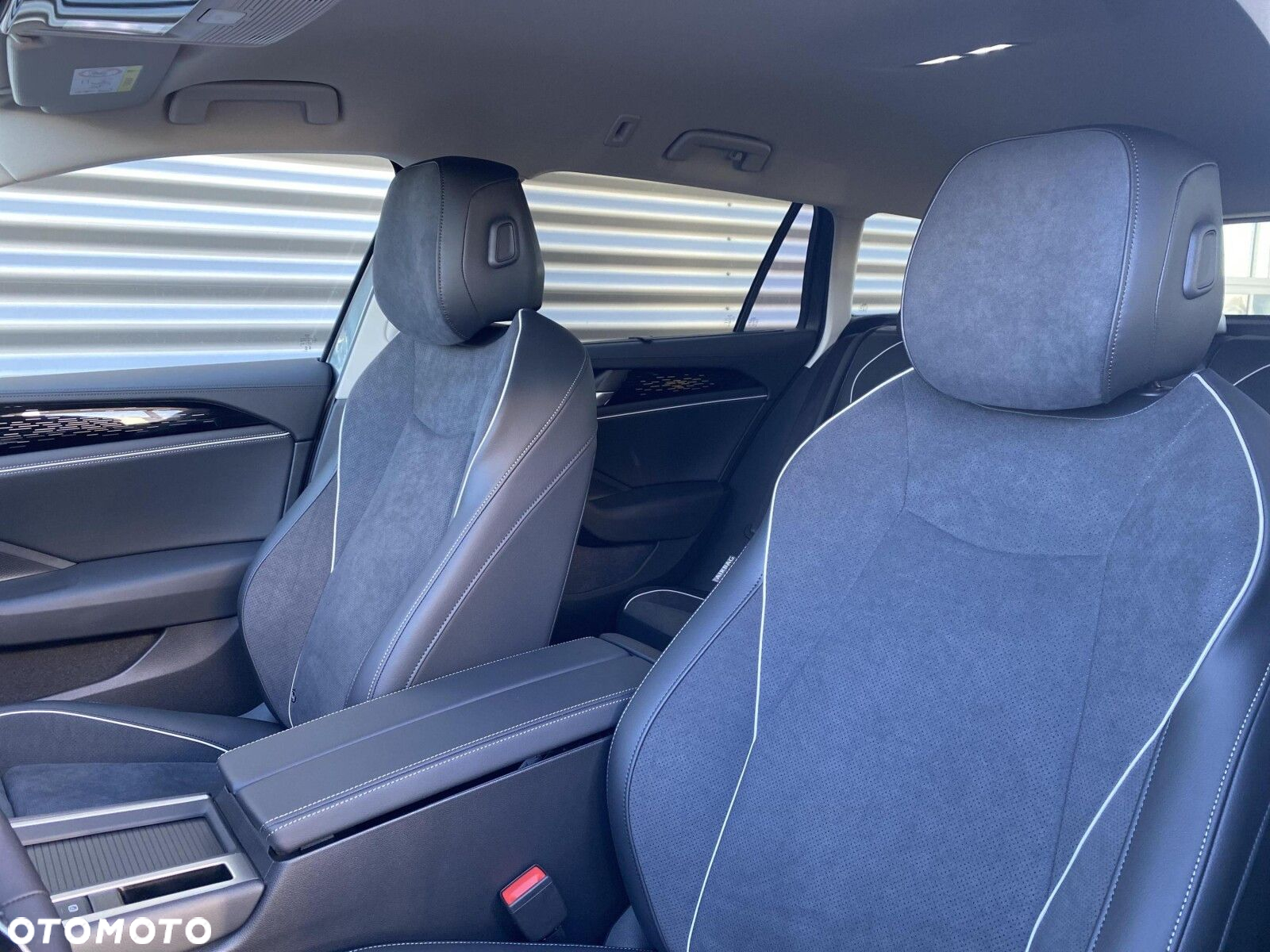 Volkswagen Passat - 11