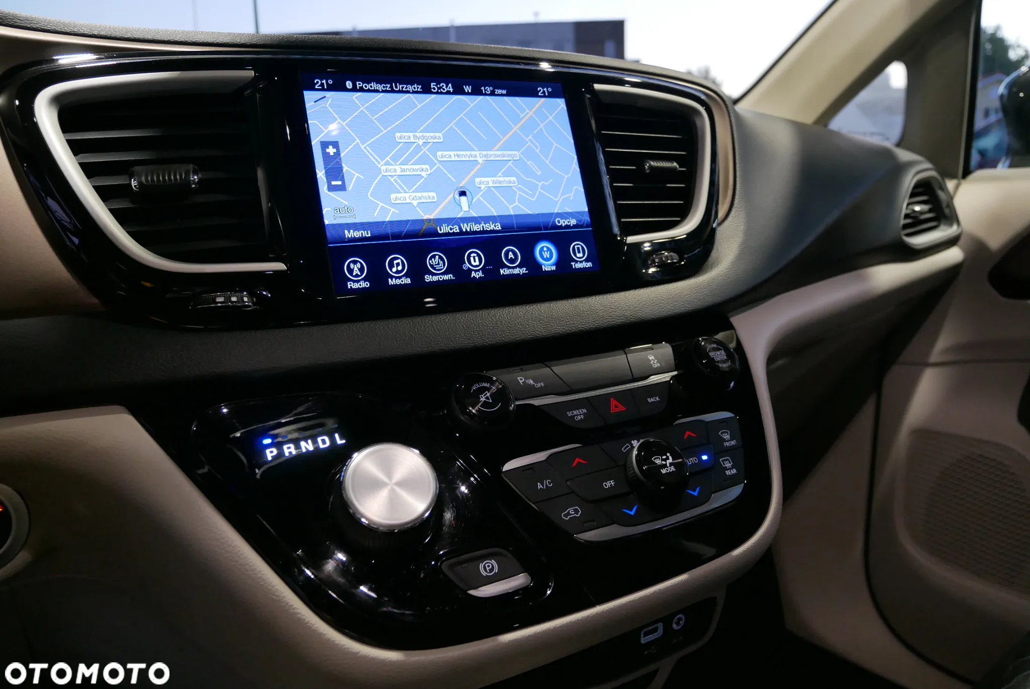 Chrysler Pacifica - 23