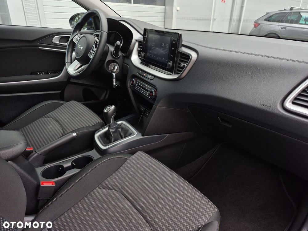 Kia Ceed 1.5 T-GDI M - 12