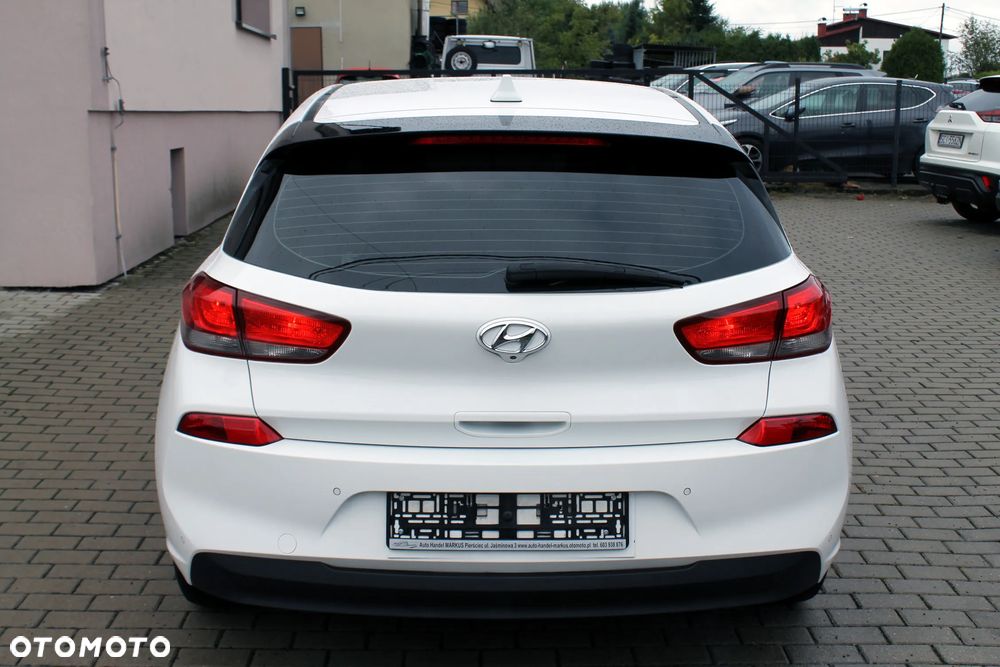 Hyundai i30 blue 1.4 Classic Navigation - 9