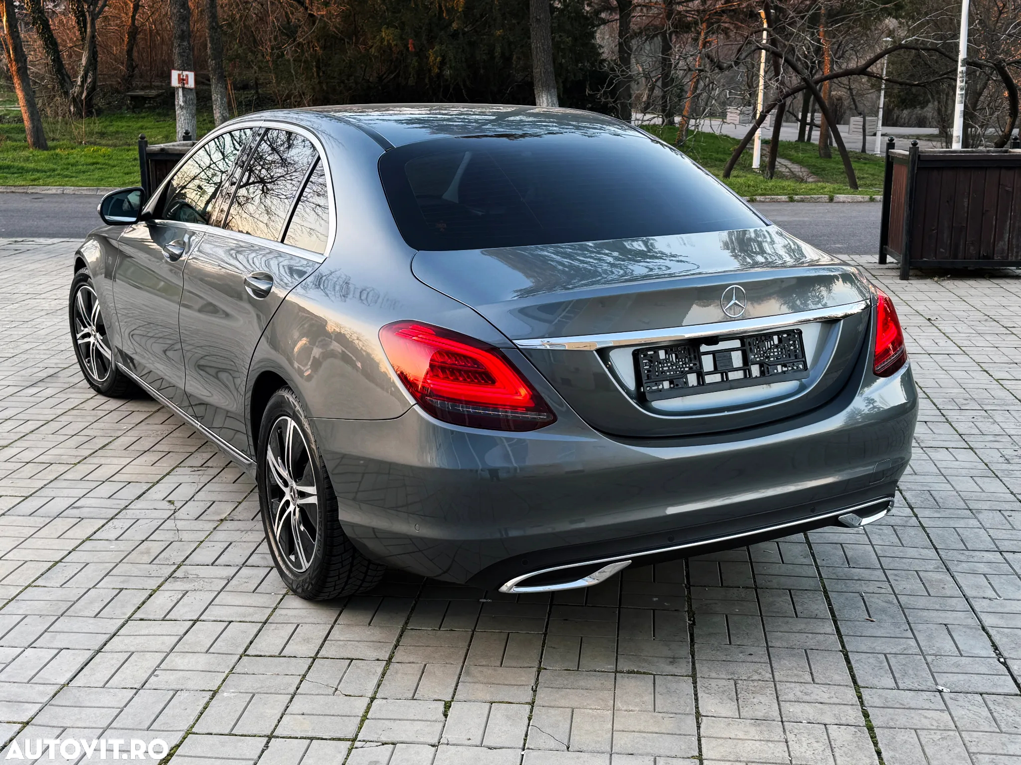 Mercedes-Benz C 200 d Avantgarde - 14