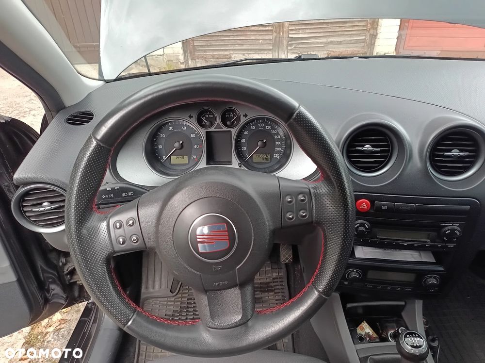 Seat Ibiza 1.6 16V Reference - 8