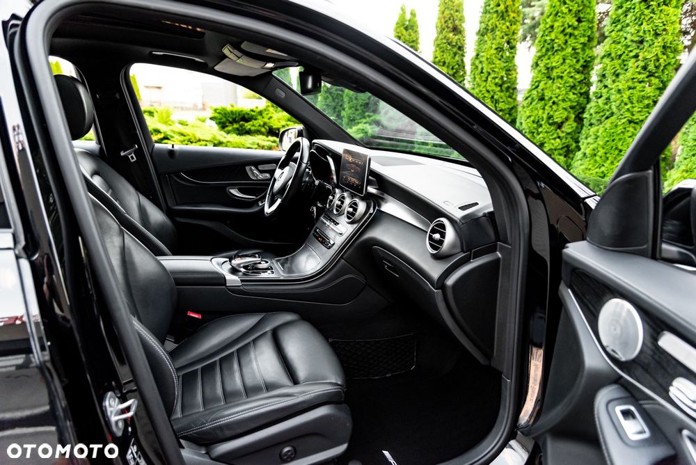Mercedes-Benz GLC 250 4Matic 9G-TRONIC AMG Line - 27