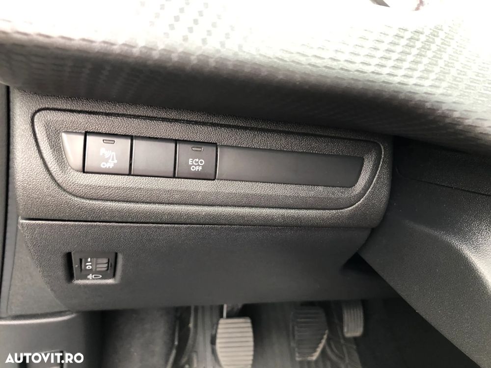 Peugeot 2008 - 14