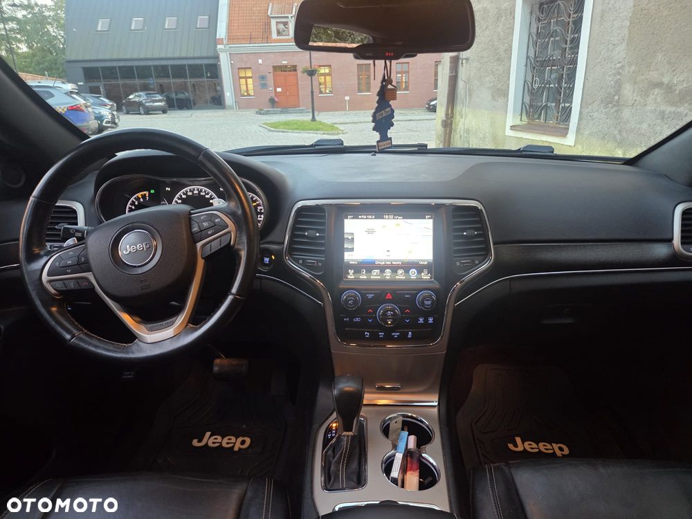 Jeep Grand Cherokee - 11