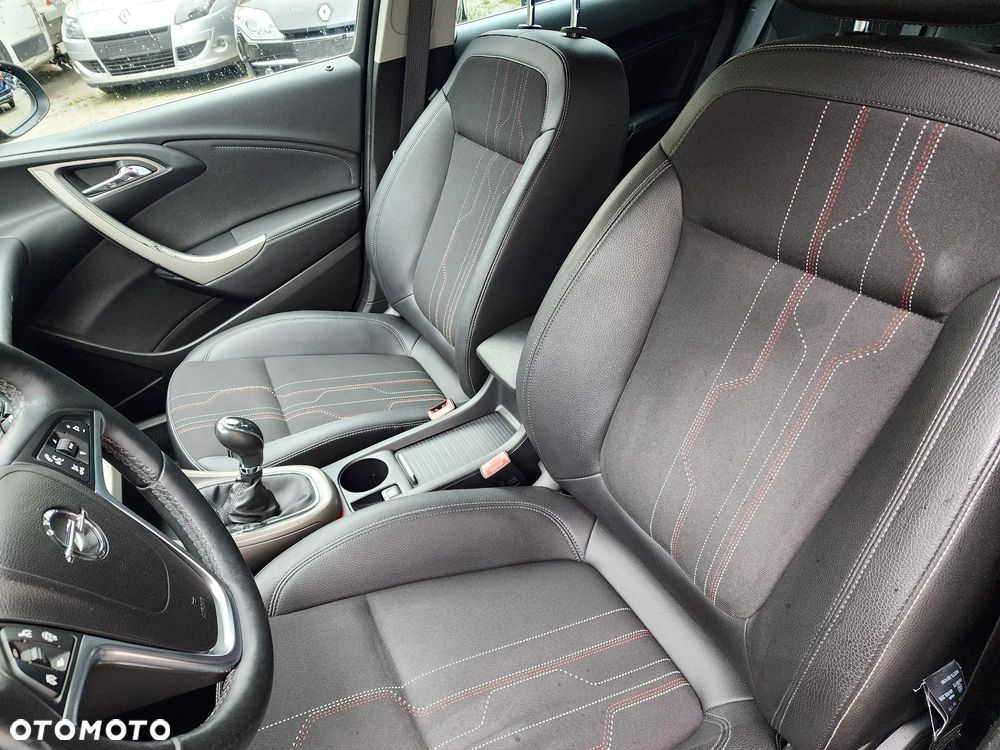 Opel Astra 1.4 Turbo 150 Jahre - 21
