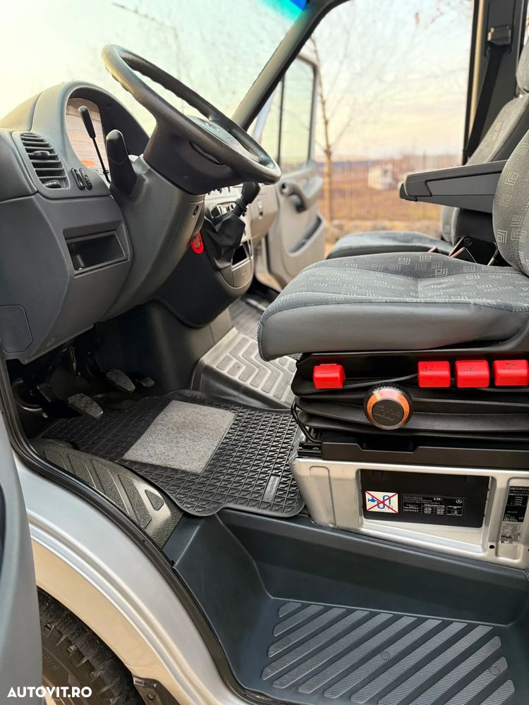 Mercedes-Benz Sprinter - 15