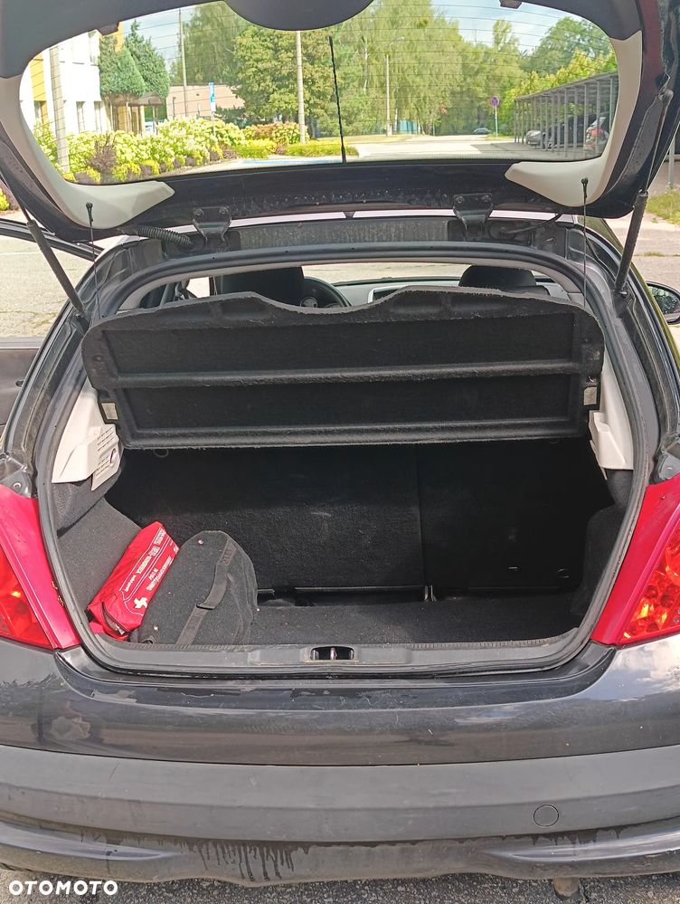 Peugeot 207 1.4 - 7