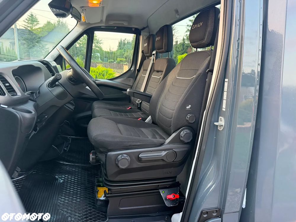 Iveco Daily 35S18 Pneumatyka Hi-MATIC Laweta / Autolaweta Pomoc drogowa Kamera cofania - 31