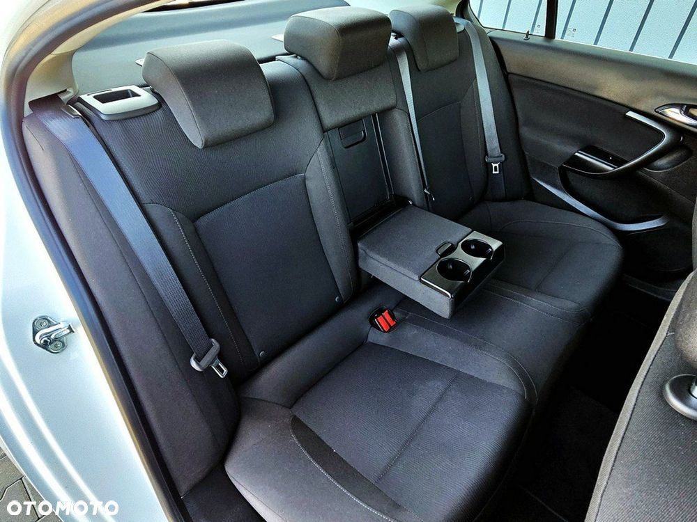 Opel Insignia - 26