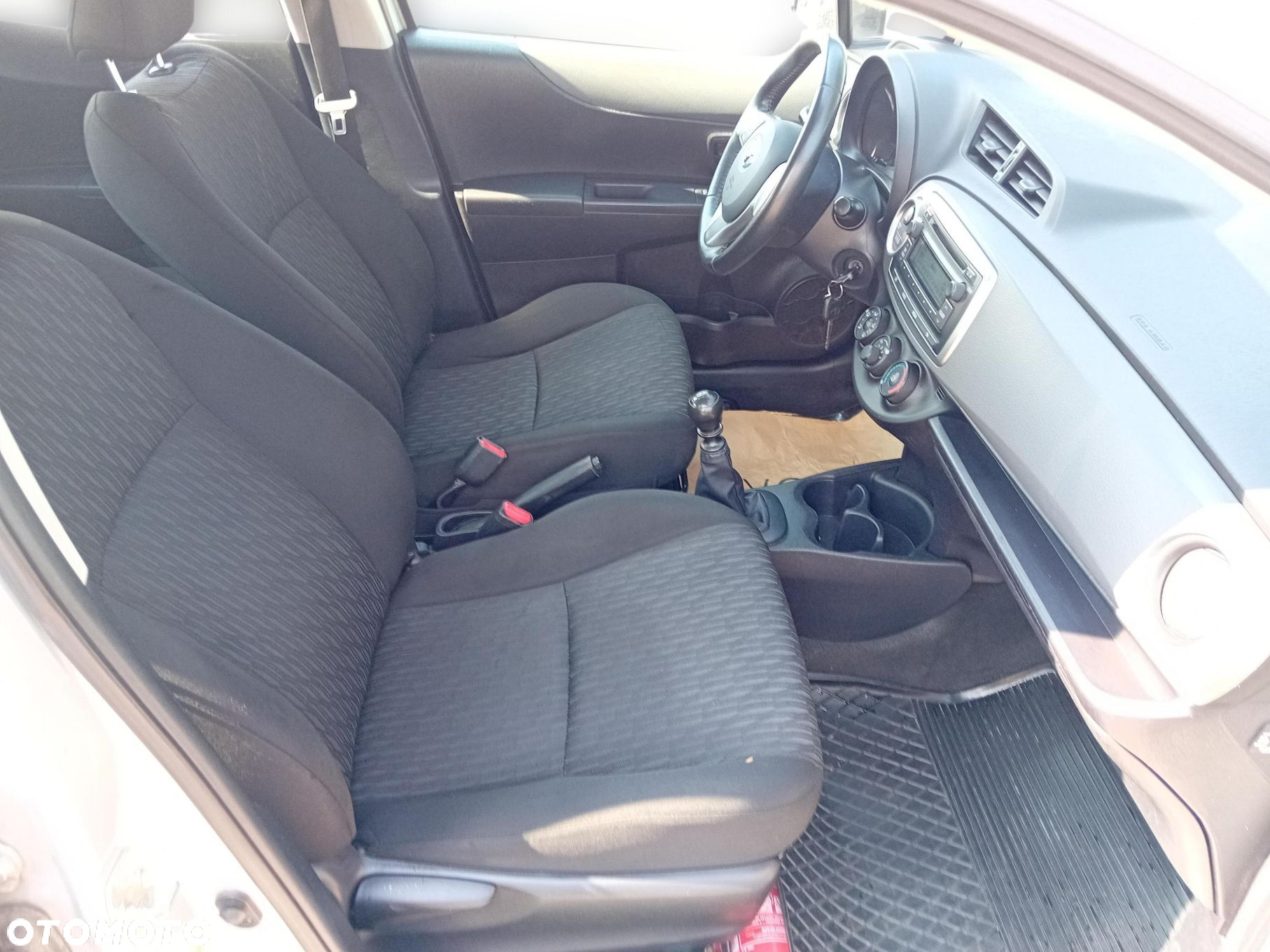 Toyota Yaris 1.33 Premium - 14