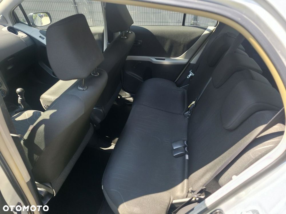Toyota Yaris - 7