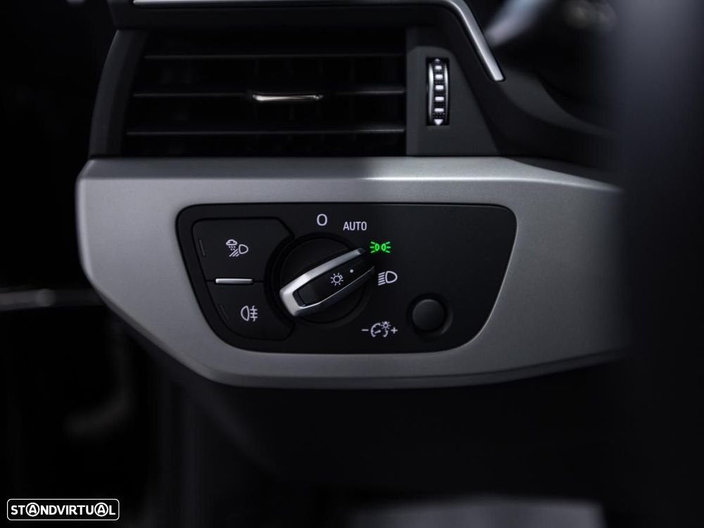 Audi A4 Avant 30 TDI S tronic - 15