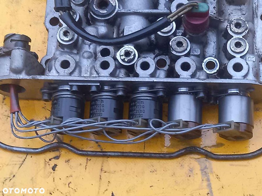 Blok zaworowy skrzyni biegów Deutz Fahr Agrotron 180.7 - 3
