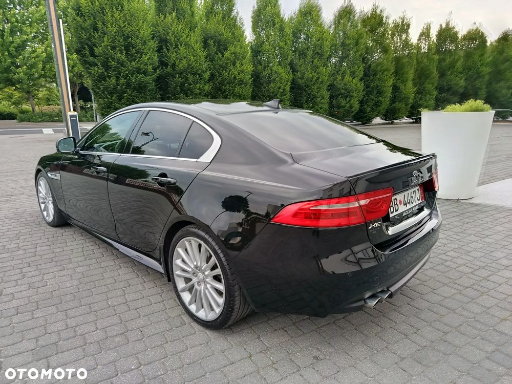 Jaguar XE D180 R-Dynamic S - 12