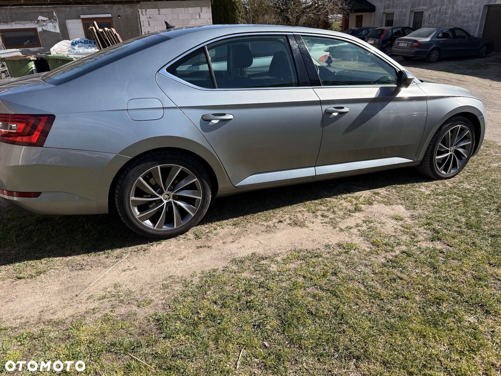 Skoda Superb 2.0 TDI 4x4 L&K DSG - 4