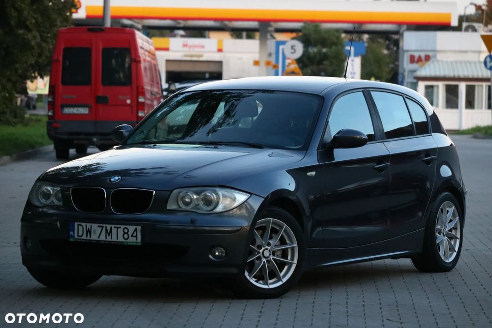 BMW Seria 1 120i - 23