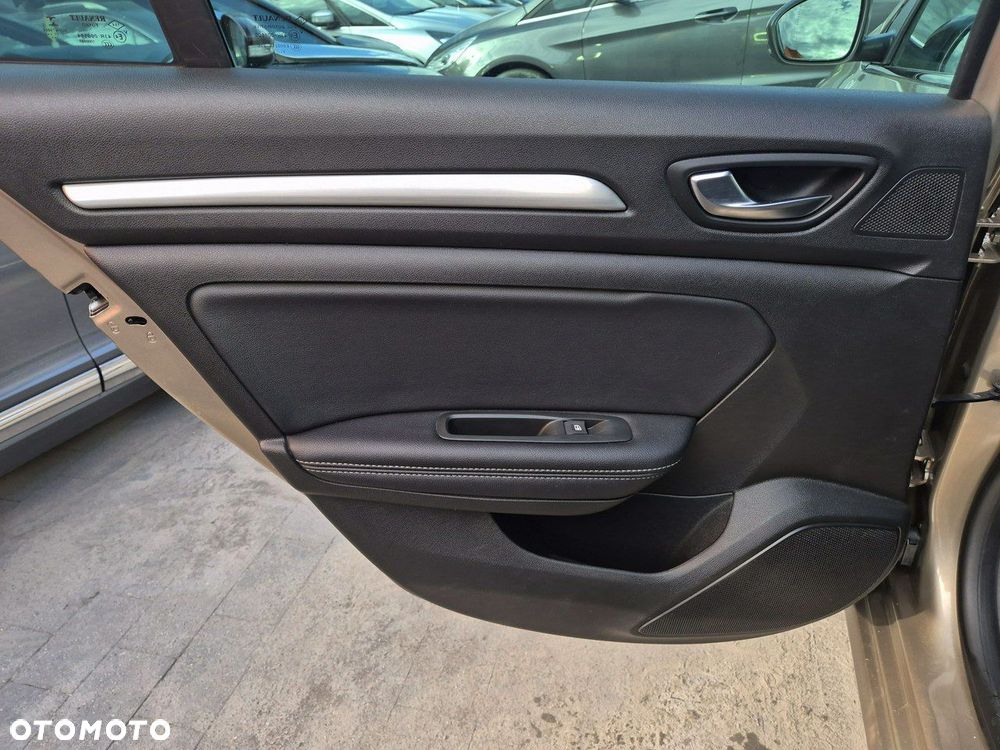 Renault Megane Grandtour ENERGY TCe 130 BOSE EDITION - 21