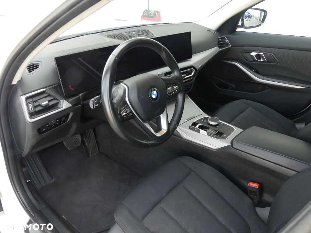 BMW Seria 3 318d mHEV - 5