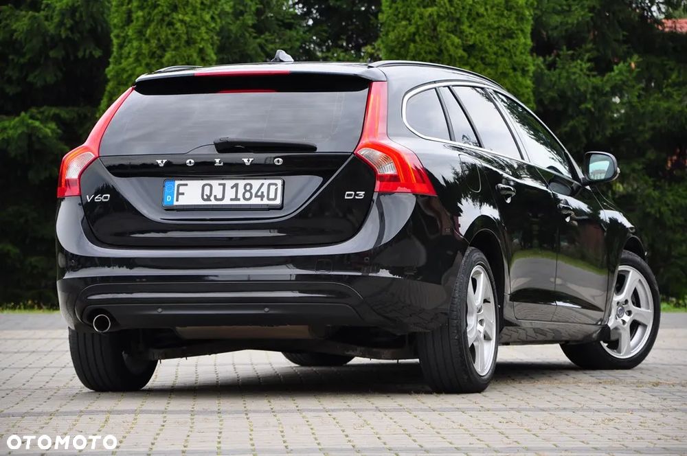 Volvo V60 D3 Geartronic Summum - 18