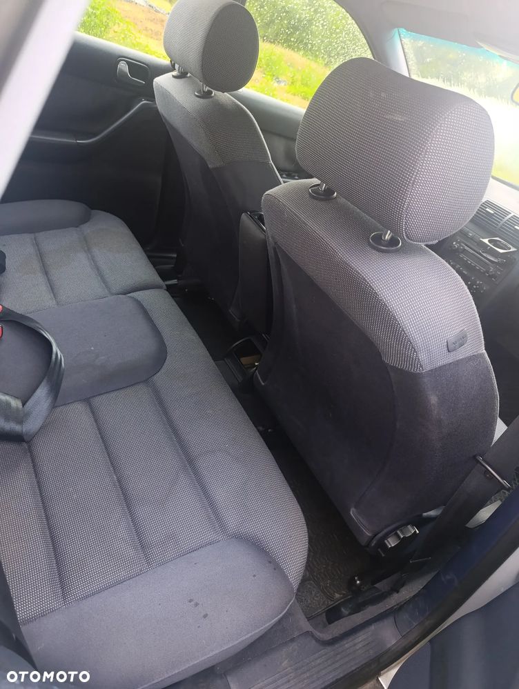 Audi A3 Sportback 1.6 Ambition - 4