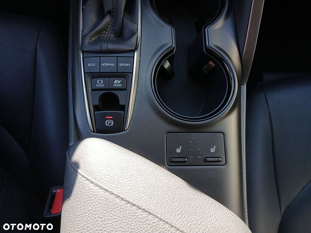 Toyota Camry 2.5 Hybrid Comfort CVT - 33