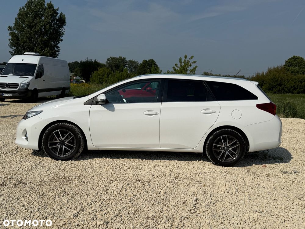 Toyota Auris 1.6 Premium - 5