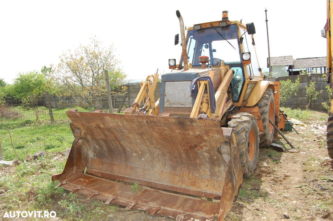 Dezmembrez CASE 580 SK - 1