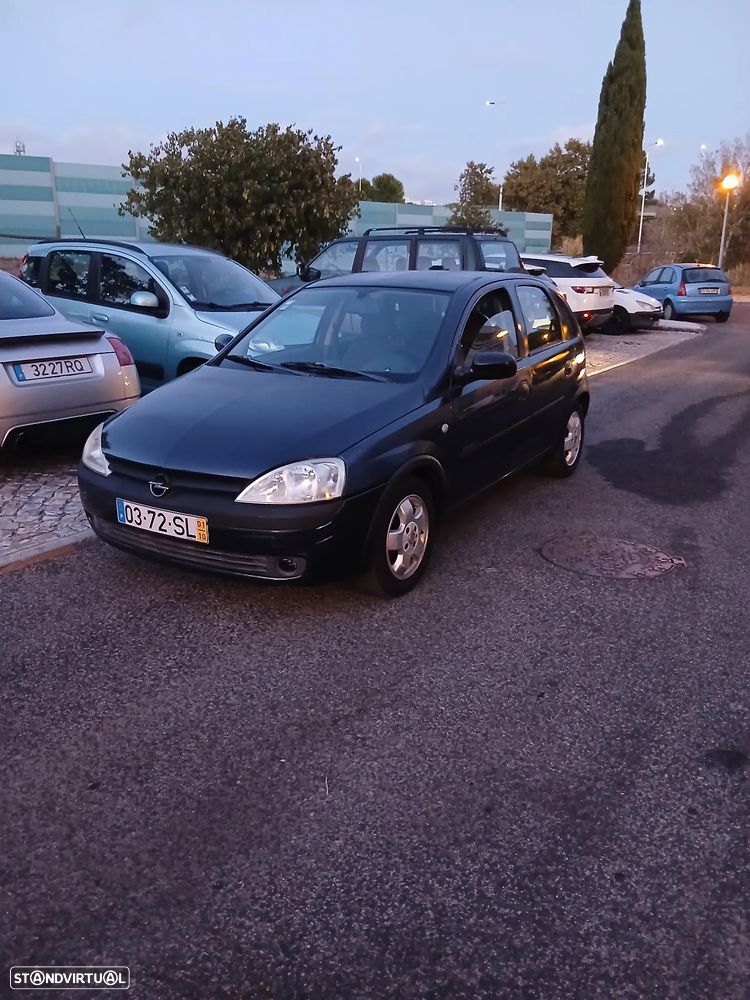 Opel Corsa 1.2 16V Confort - 1