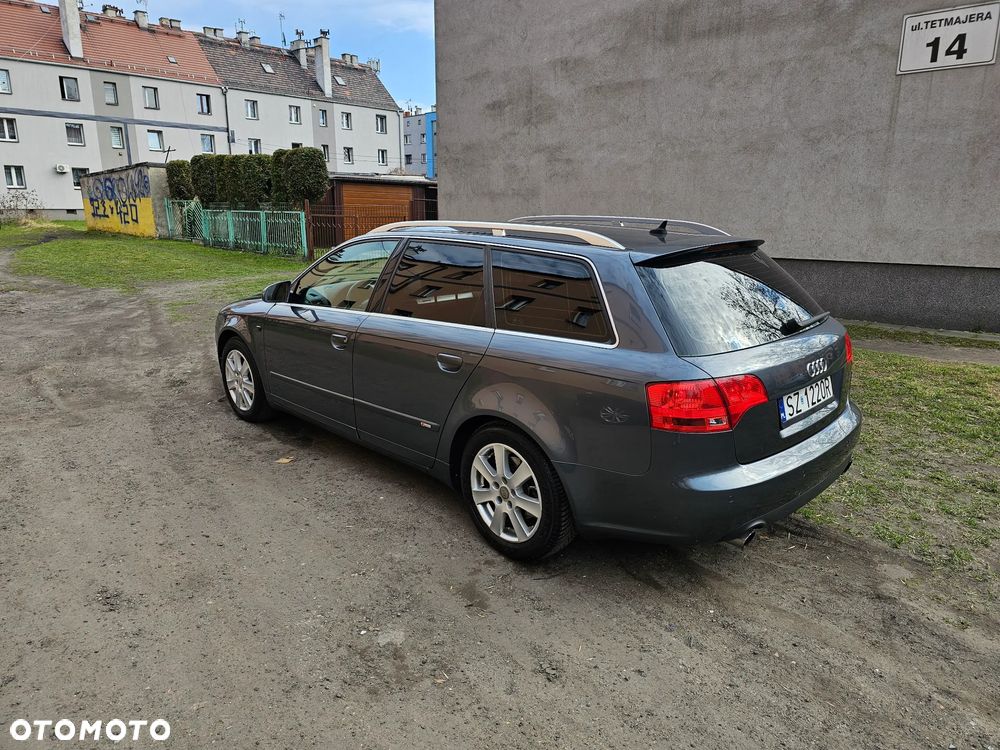 Audi A4 Avant 2.0 T FSI quattro - 8