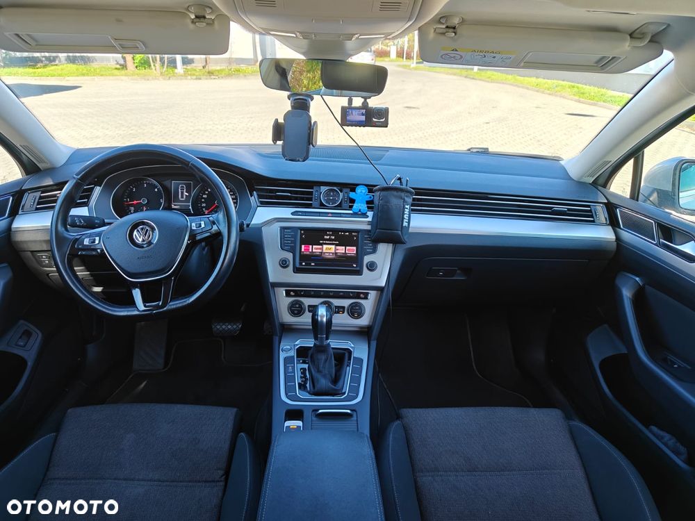 Volkswagen Passat 2.0 TDI SCR DSG Comfortline - 10