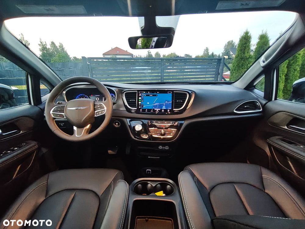 Chrysler Pacifica - 10