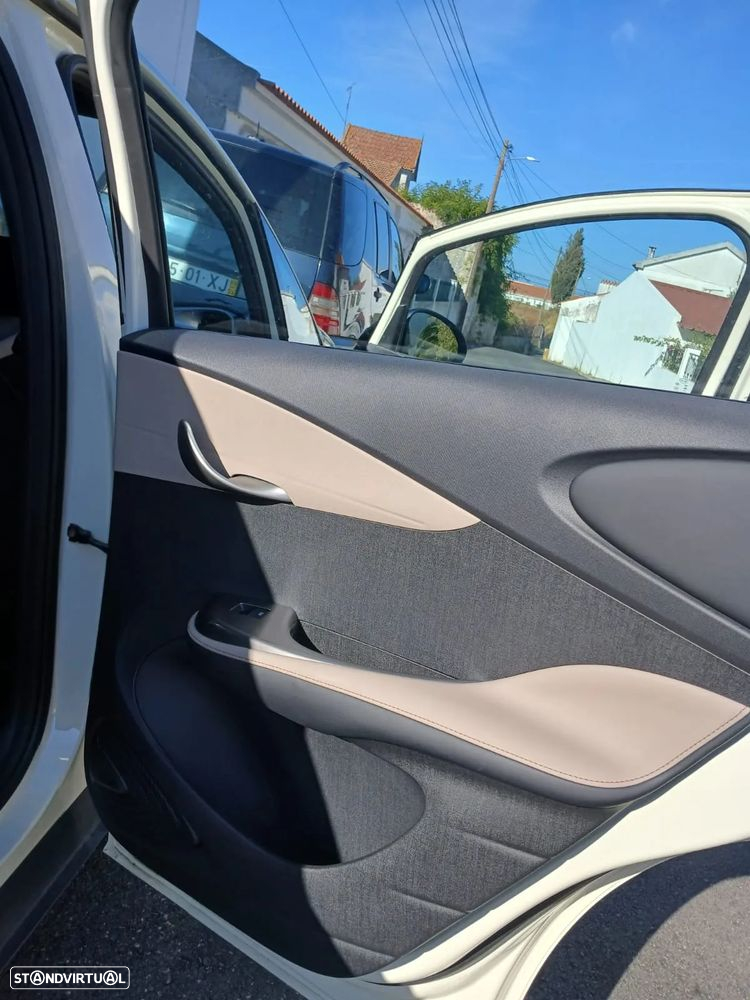 BYD Dolphin 60.4 kWh Comfort - 17