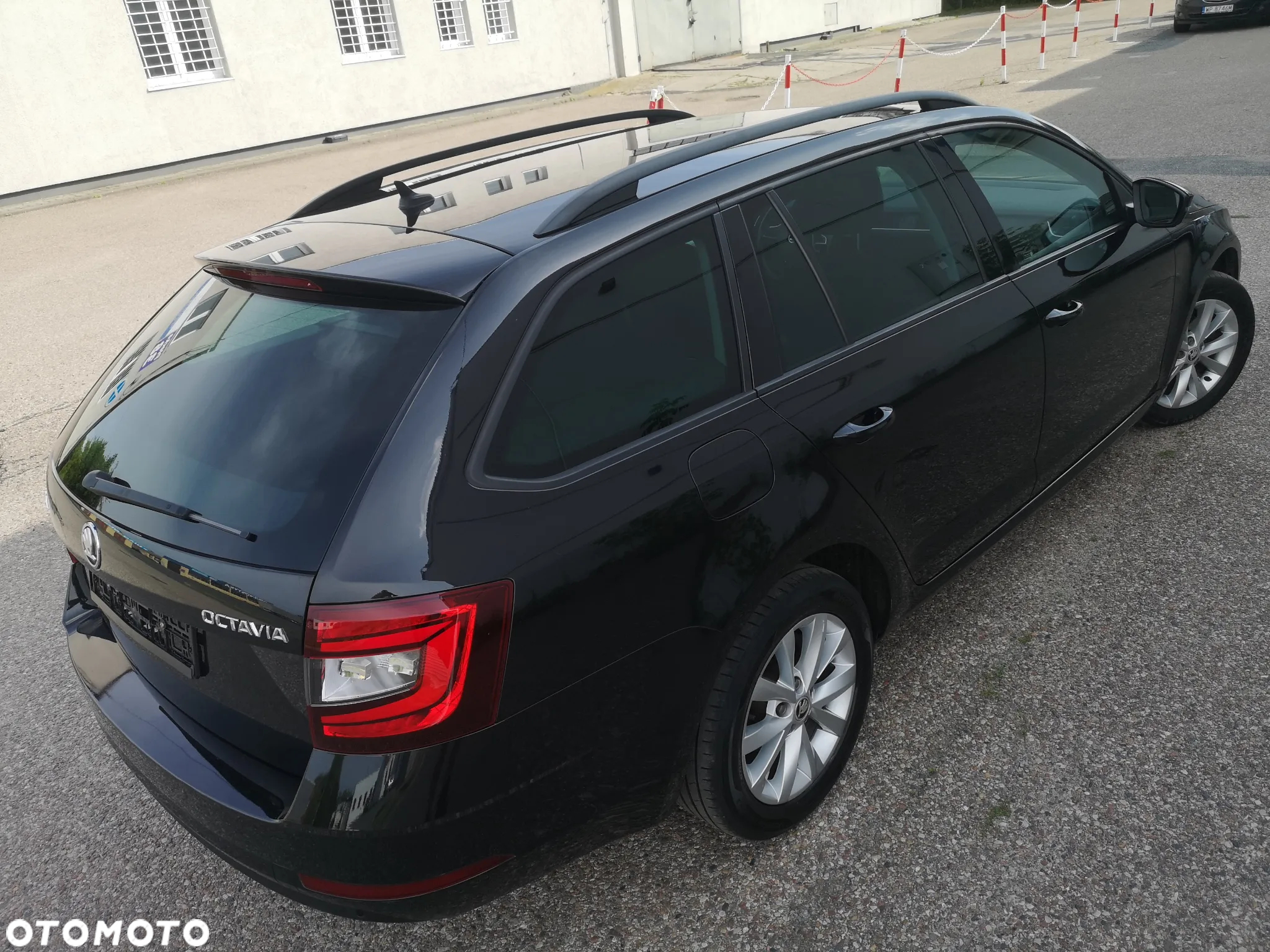 Skoda Octavia 1.6 TDI Ambition DSG - 8