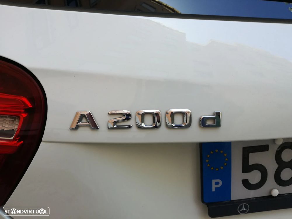Mercedes-Benz A 200 d AMG Line - 12