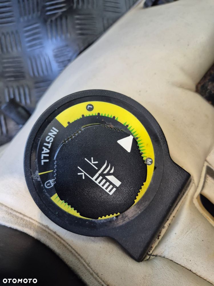 John Deere 1026 R 4X4 / MINI TRAKTOR / PŁUG / SYPIARKA / NOŚNIK NARZĘDZI / STAN IDEALNY / YANMAR / SERWISOWANY / NISKIE MOTOGODZINY - 35