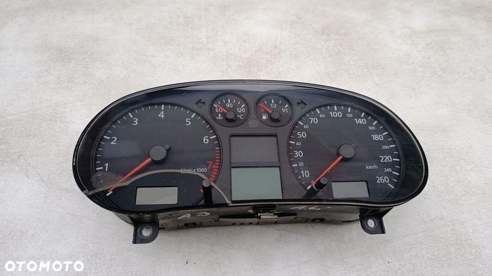 LICZNIK - ZEGARY AUDI A3 8P 8L0920900A - 1