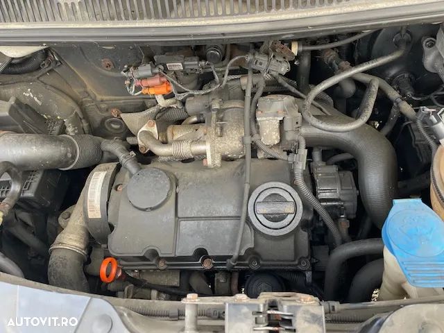 Dezmembrez Volkswagen T5 Transporter 1.9 TDI - 2