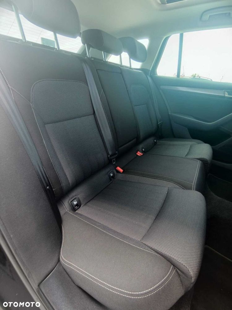 Skoda Superb 2.0 TDI SCR Style DSG - 28