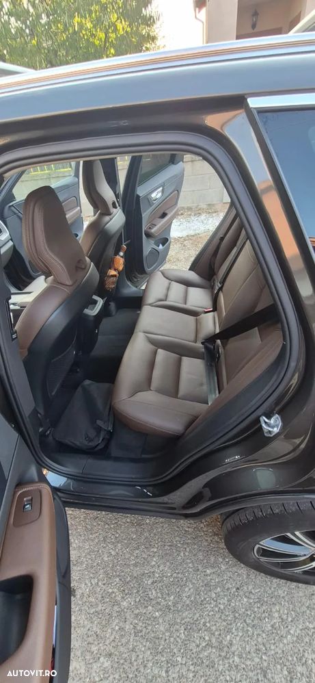 Volvo XC 60 - 8