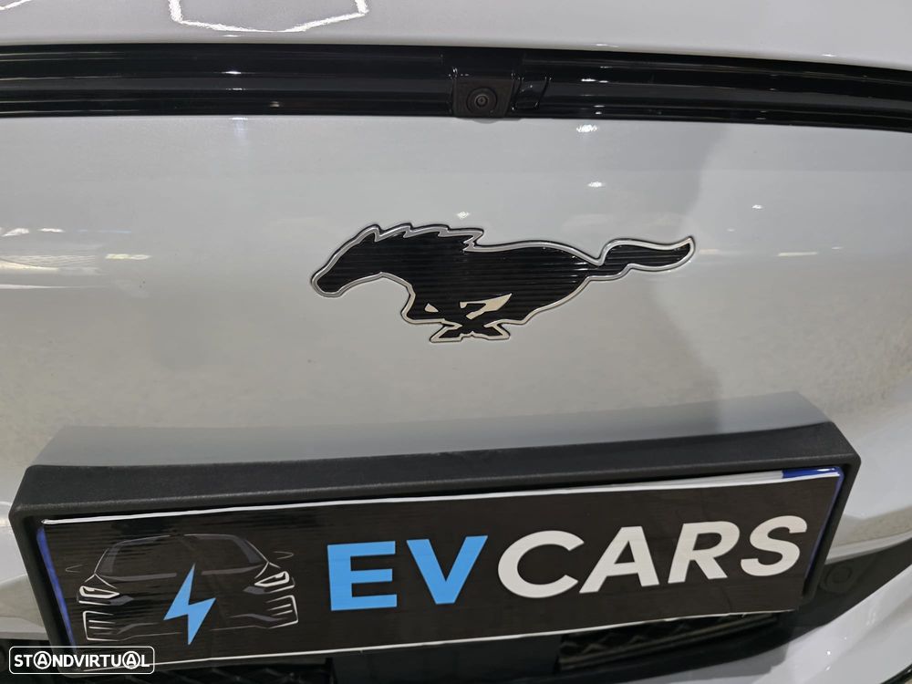 Ford Mustang Mach-E AWD PREMIUM - 11