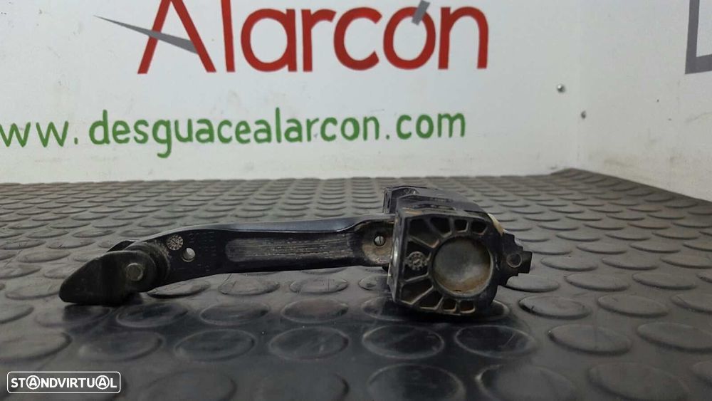 RETENTOR DA PORTA DIANTEIRA ESQUERDA BMW SERIE 3 BERLINA (E90) 320D - 2