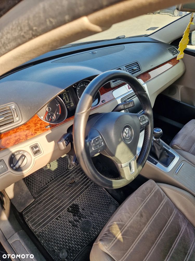 Volkswagen Passat 2.0 TDI Highline - 19