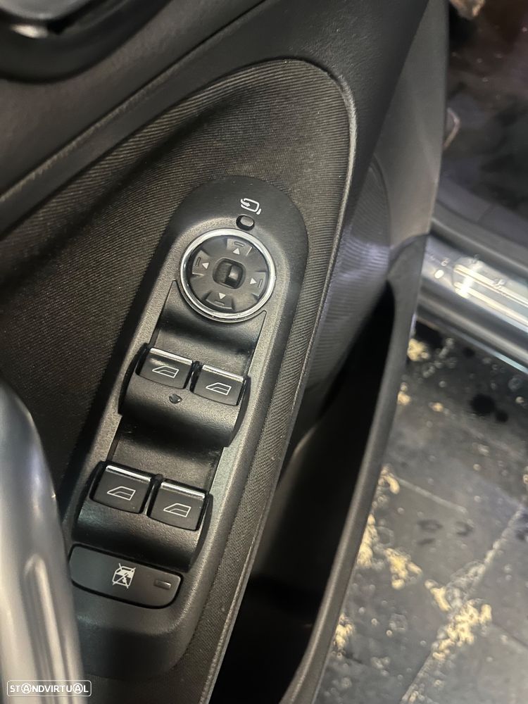 Ford S-Max 2.0 TDCi Titanium 7L - 26