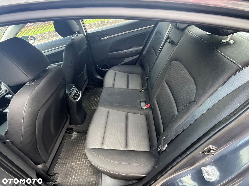 Hyundai Elantra 1.6 Style - 20