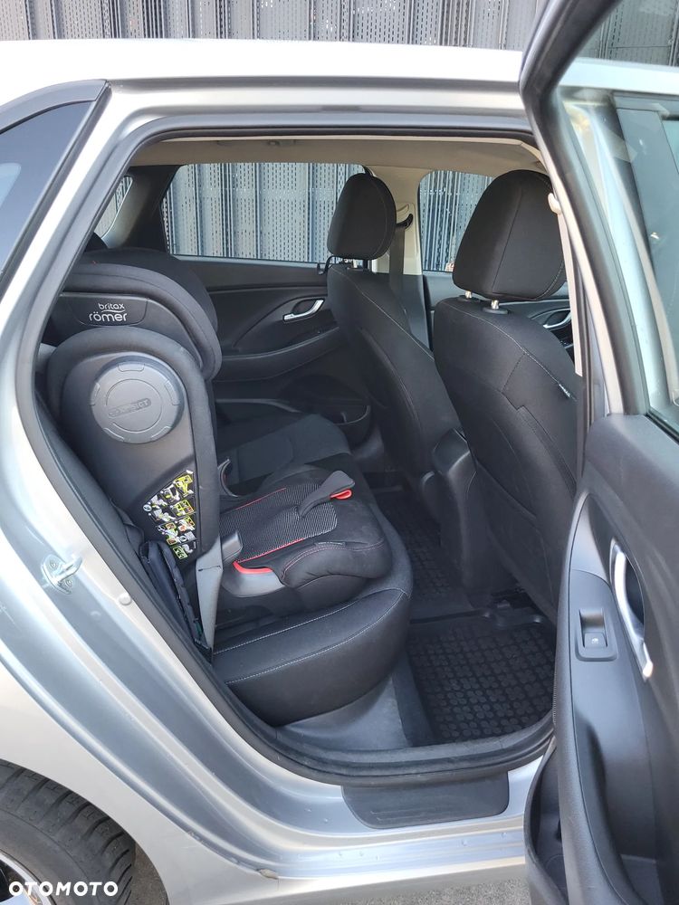 Hyundai i30 1.0 T-GDI 48V-Hybrid Trend - 17