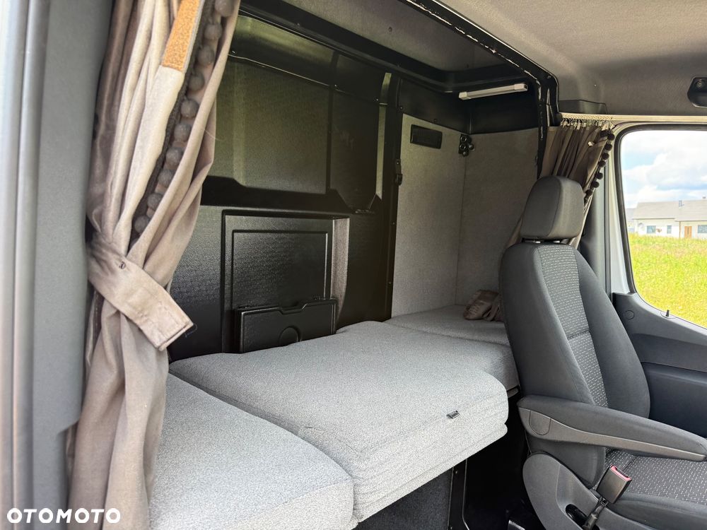 Mercedes-Benz Sprinter - 18